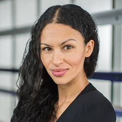 Tara Mayer wins 2018/19 Killam Teaching Prize